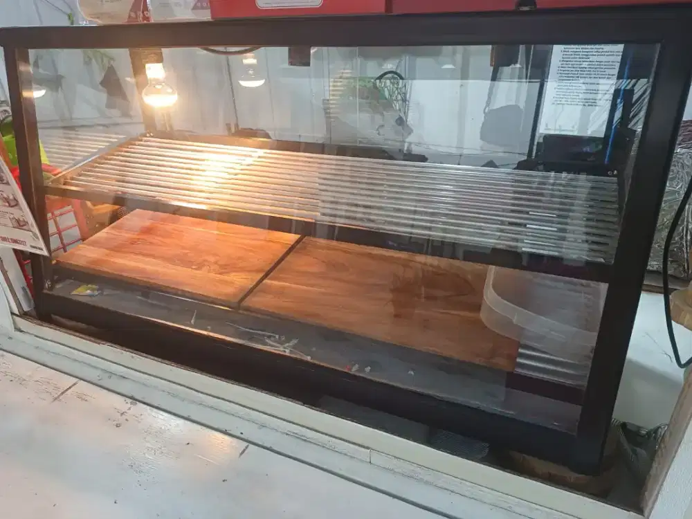 Display pemanas makanan kaca