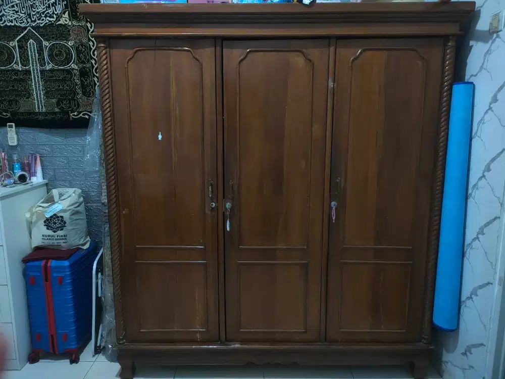 Lemari Bekas Bahan Asli Kayu Jati Belanda (175x75x200) cm