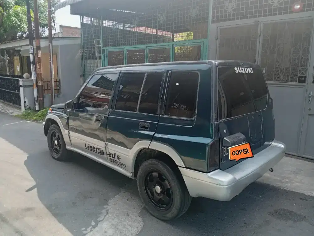 Suzuki Escudo Nomade M/T Tahun 1999