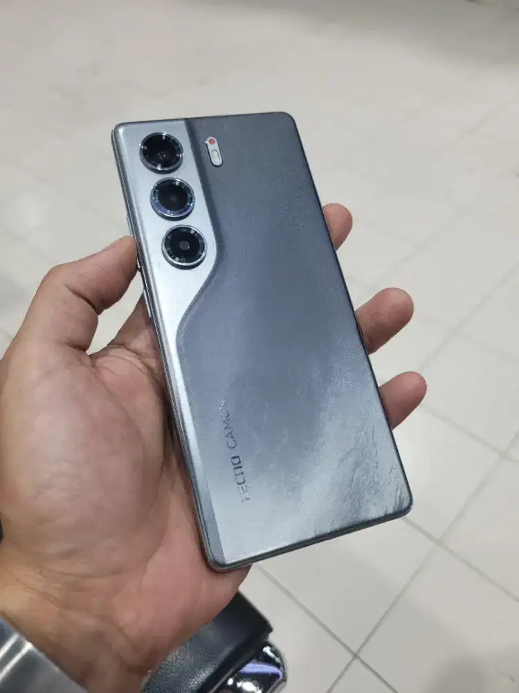 Tecno camon 40 8/256 Garansi oktober 2026