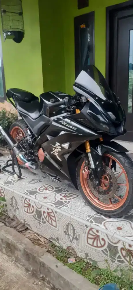 YAMAHA R15 2018