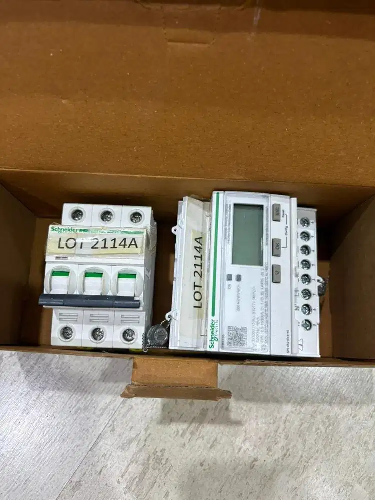 KWh Meter Digital Schneider Electric 3 Phase + MCB 3P 40A