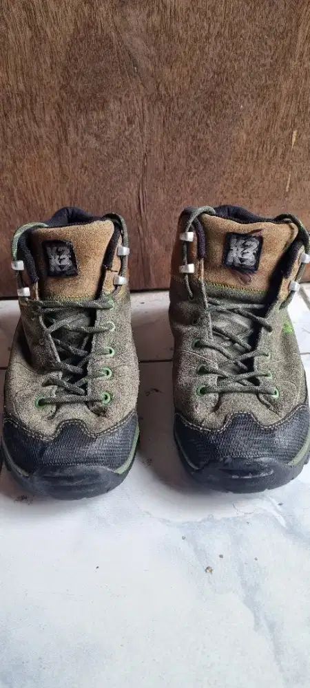 Sepatu Gunung Outdoor Hiking / Trekking