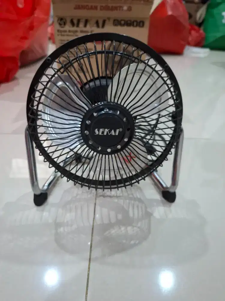 Kipas Angin meja merk Sekai ukuran 6