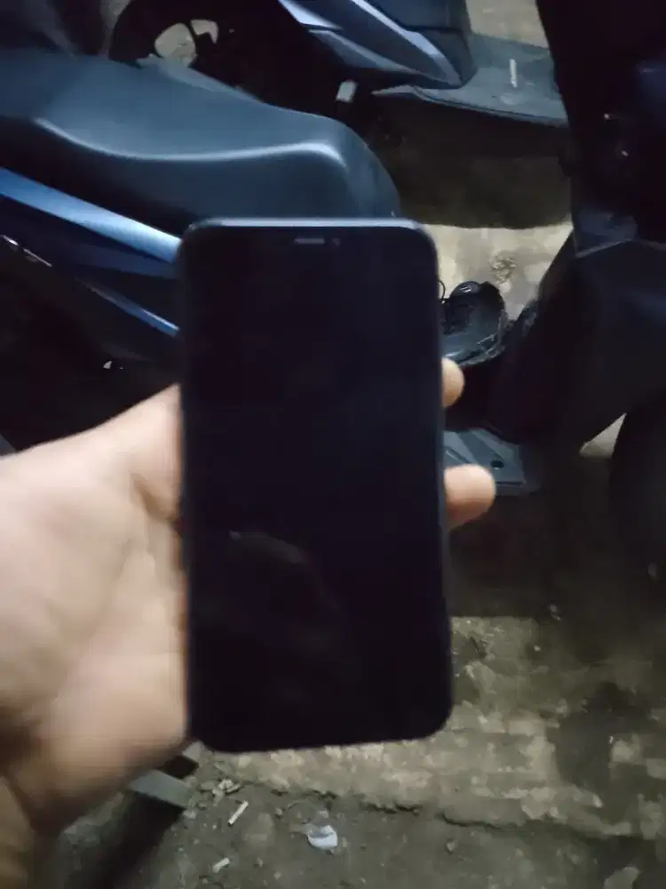 iPhone  XR hitam