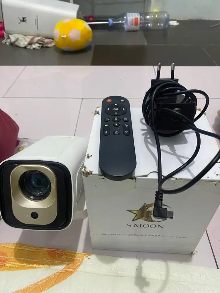 PROYEKTOR SMART TV S MOON 360 SMART PROYEKTOR LCD TV