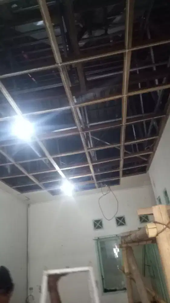 jasa tukang bngunan harian 2oo rb,,,/borongan