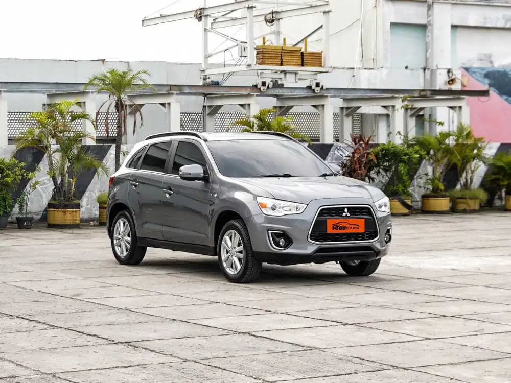 outlander GLS 2.0 AT Abu abu 2014