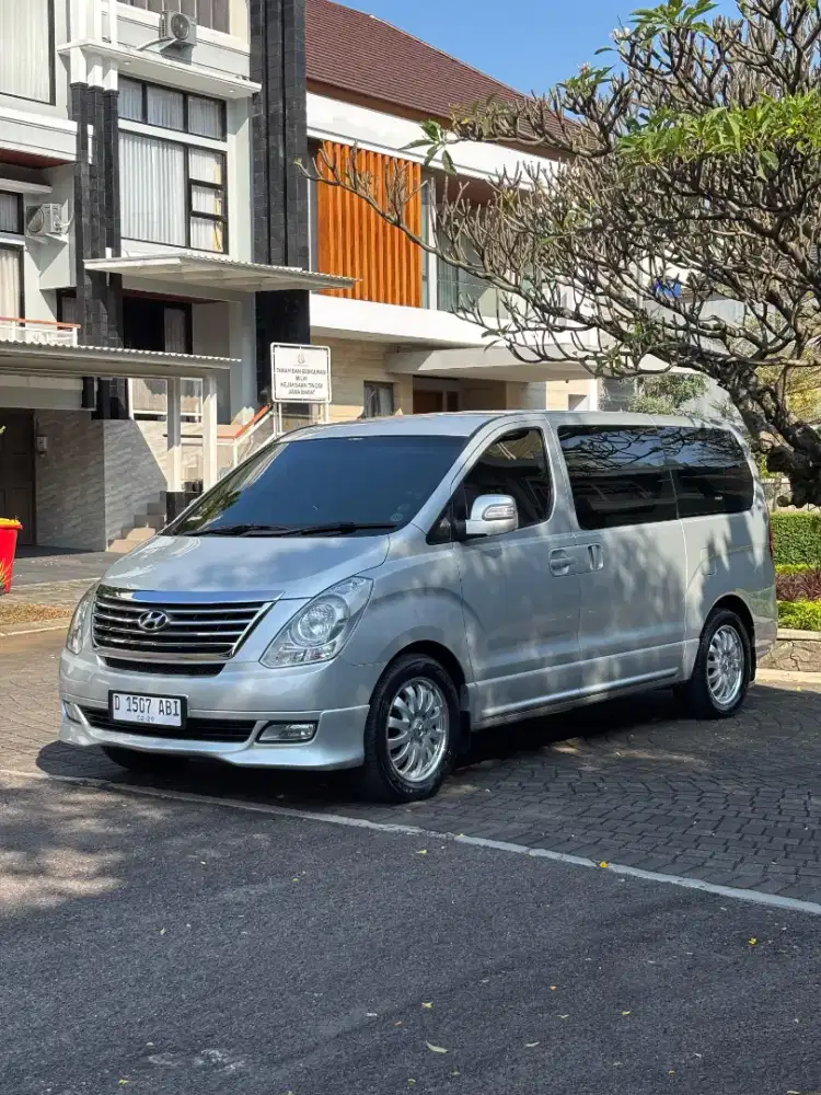 KM 43.000!! Hyundai H1 2.4 Royale Bensin AT