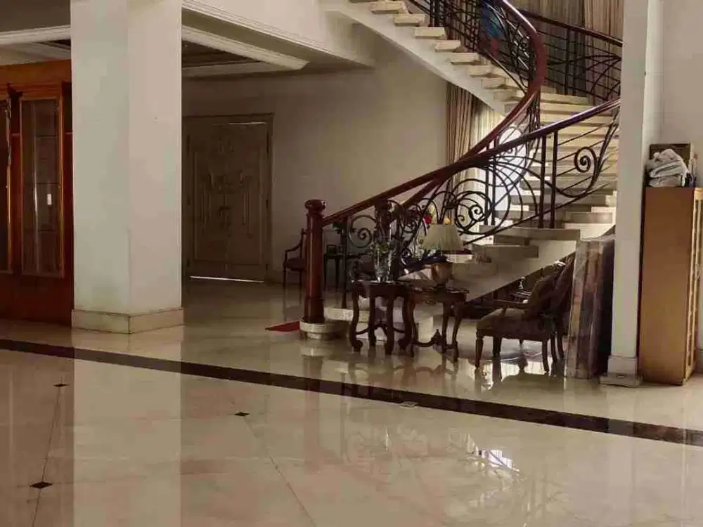 Jual RUMAH mewah 3 lantai di Pkuit Jakarta Utara