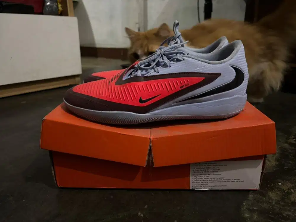 Sepatu futsal nike phantom 6 low academy lc