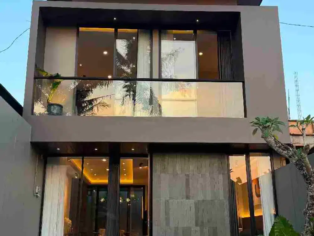 RUMAH MEWAH KONTEMPORER MODERN 2 LANTAI FULL FURNISHED DI JALAN KALIURANG KM. 10 NGAGLIK