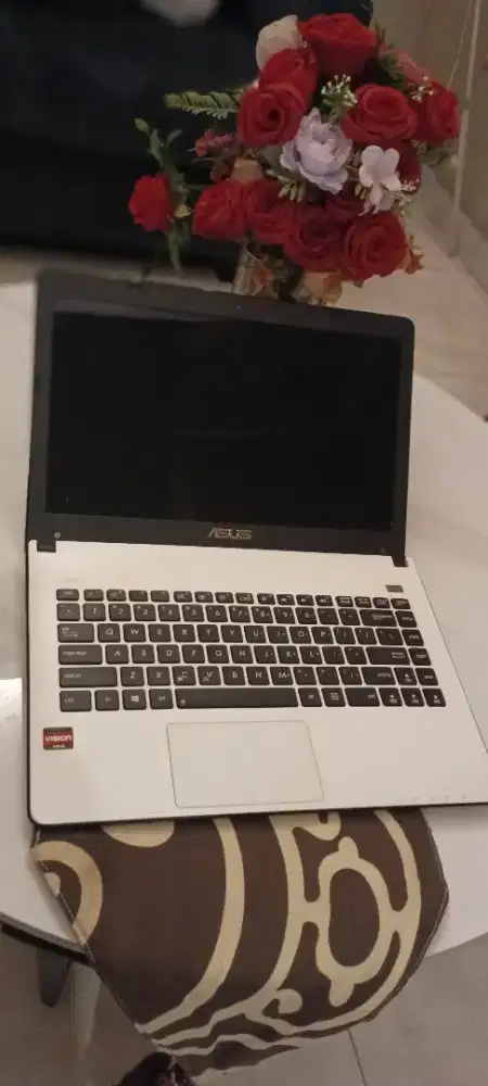Asus X401U mulus like new minus baterai minta gantj