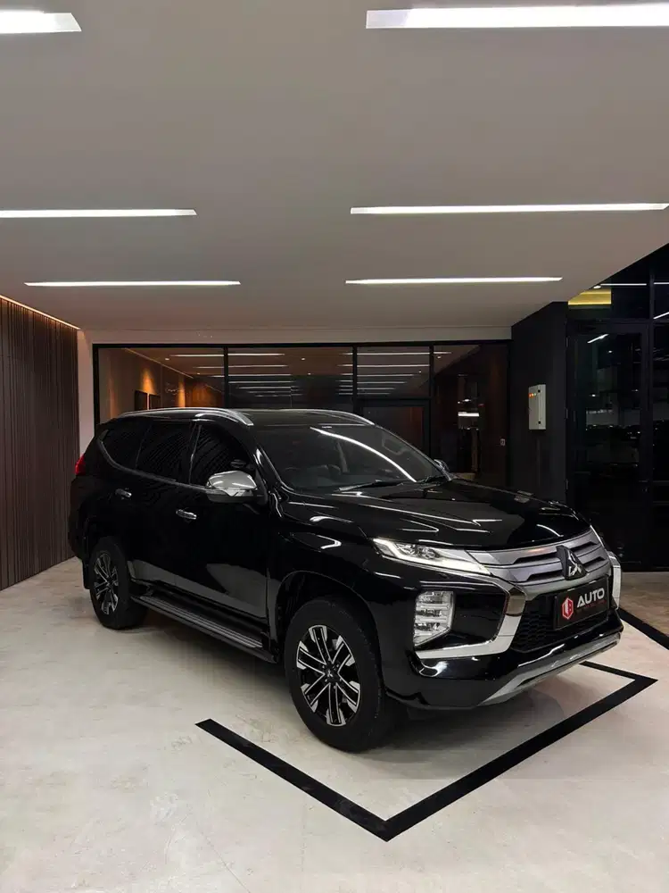 Mitsubishi Pajero Sport Dakar 2023 Hitam Diesel AT Nik 2022 B2756SJF