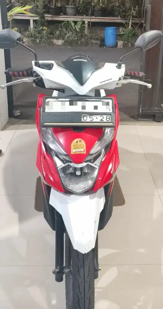 Beat esp  2019 warna merah putih