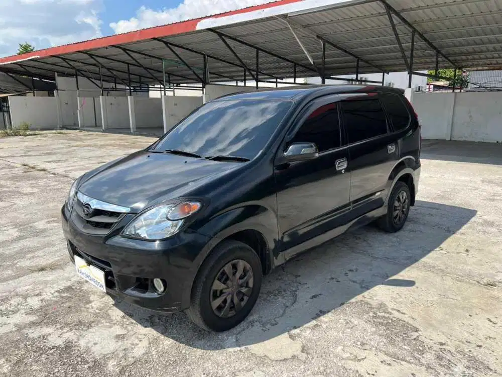 DAIHATSU XENIA MT 2011