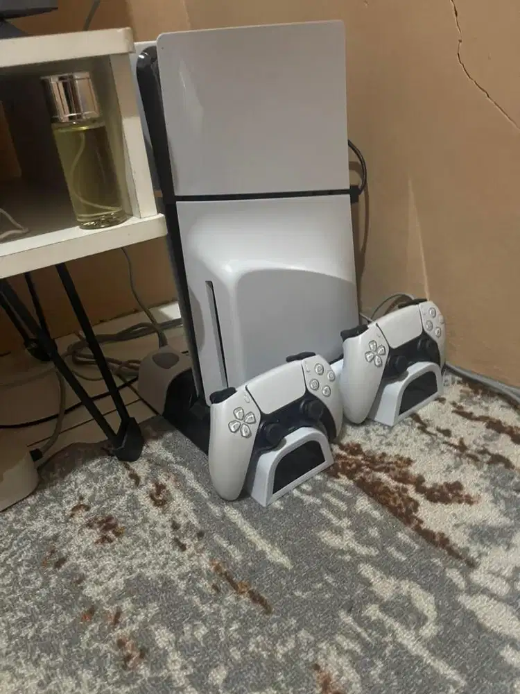 Playstation 5 slim disk kondisi likenew ex garansi resmi indo