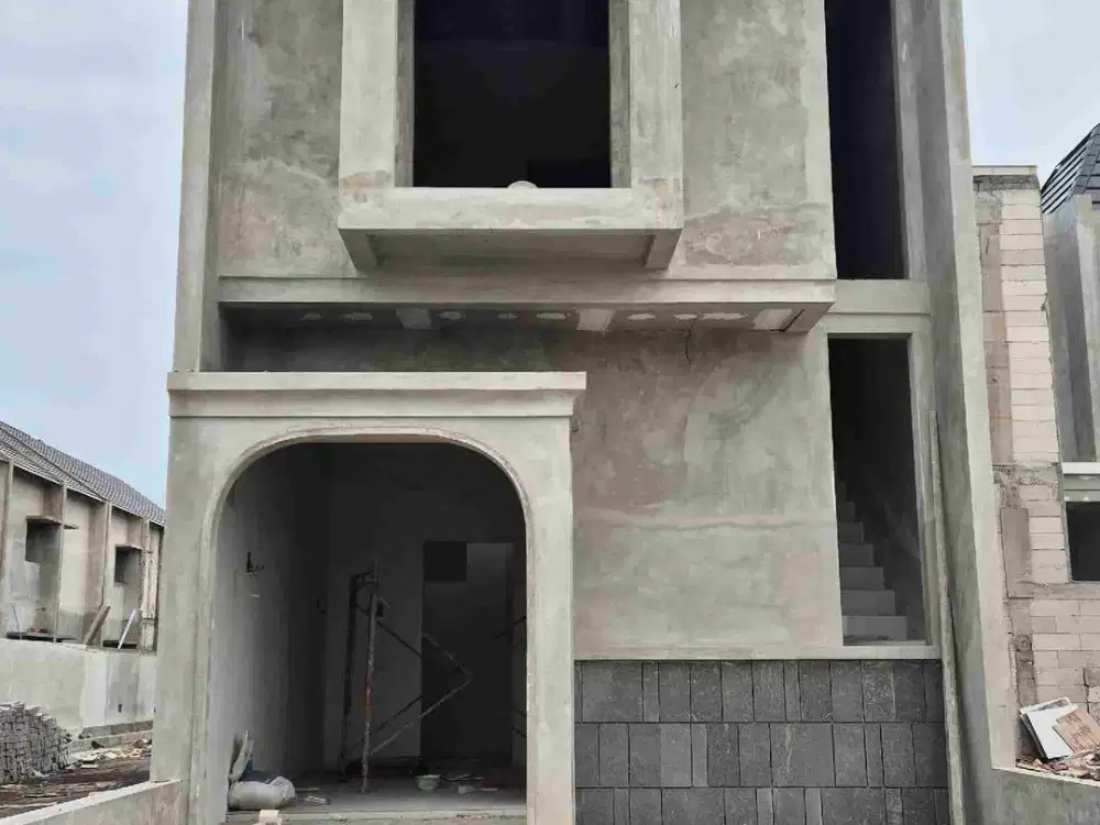 Dijual Rumah 2 lantai modern American Classic style di Gununganyar Surabaya Timur dekat UPN Merr harga 700 jutaan free semua biaya2.
