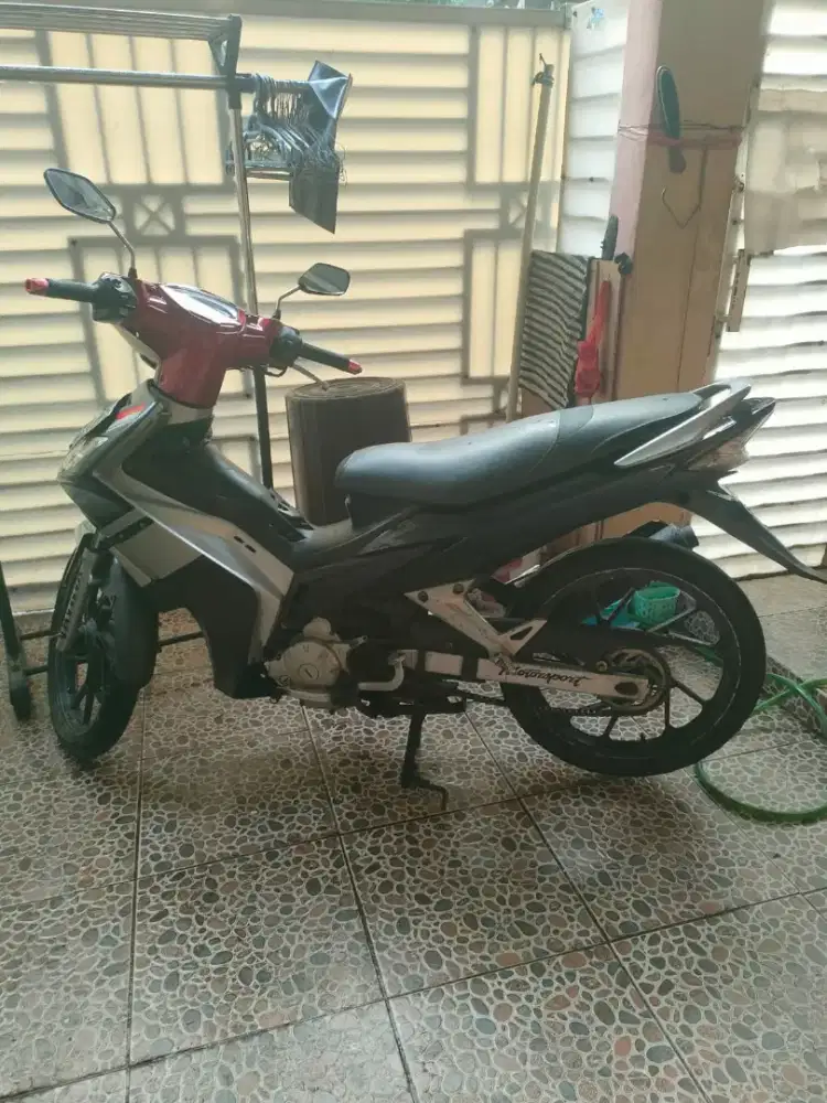 Motor yamaha jupiter MX