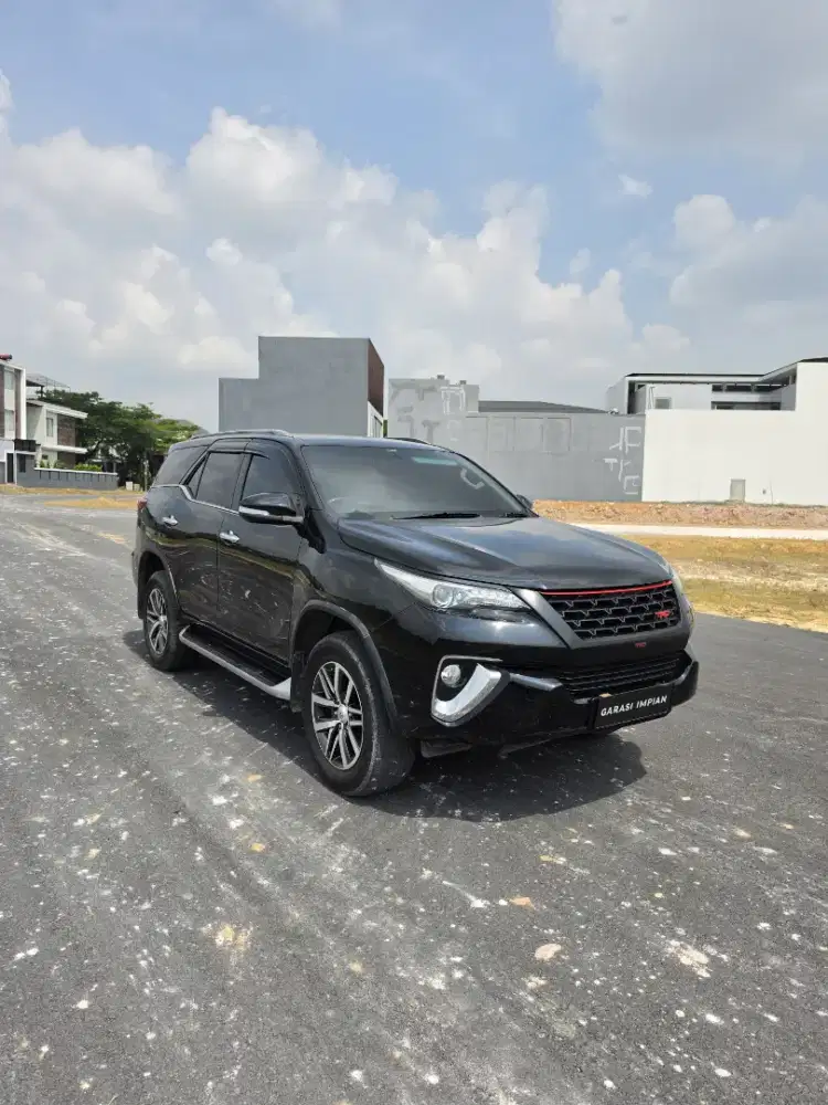 Unit Fortuner menyala ni abangku ganteng
