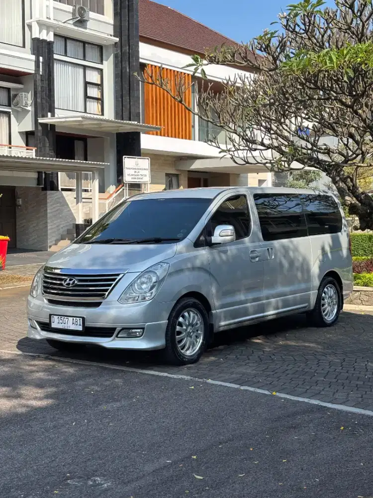HYUNDAI H1 ROYALE A/T 2013 BENSIN LOW KM