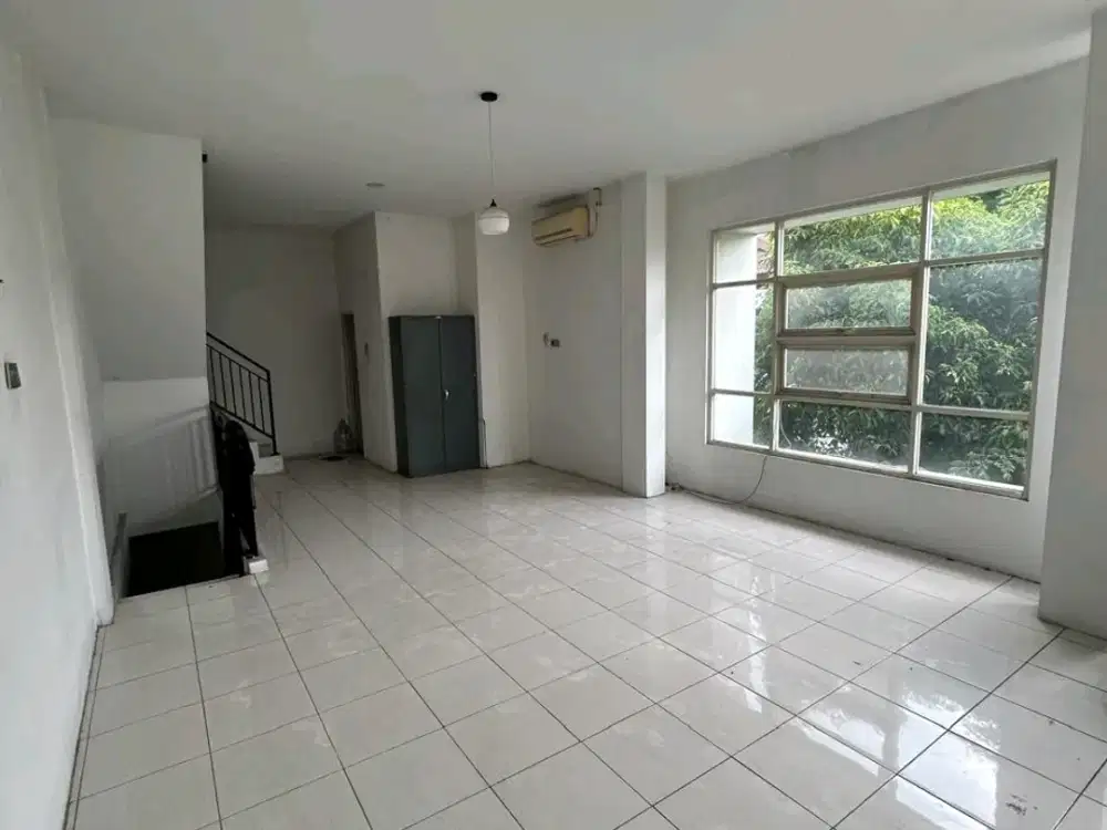 raya dukuh Kupang barat