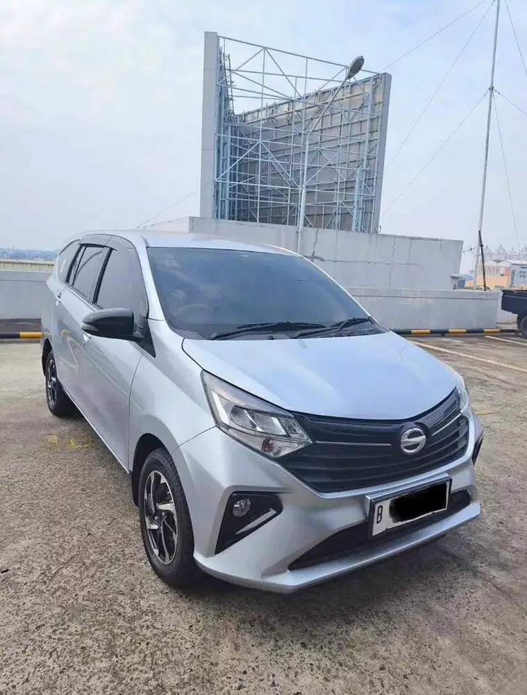 SIGRA R 1.2 MT 2022 LOW KM
