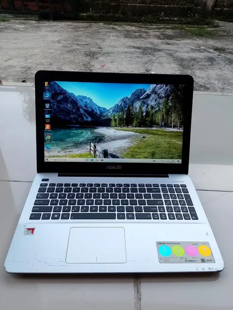 Asus AMD A9-9425 RAM 4GB  SSD 128GB Layar 15 1.6