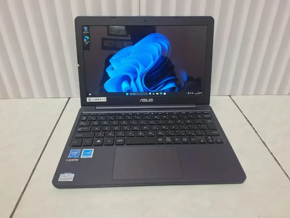 Asus vivobook e203m