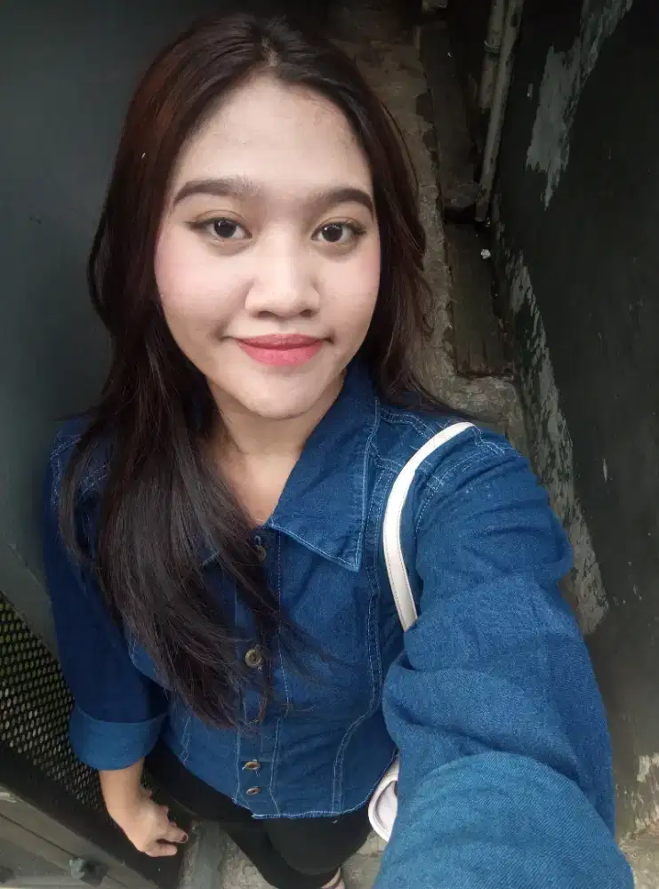 Mencari kerja seperti kasir atau apapun