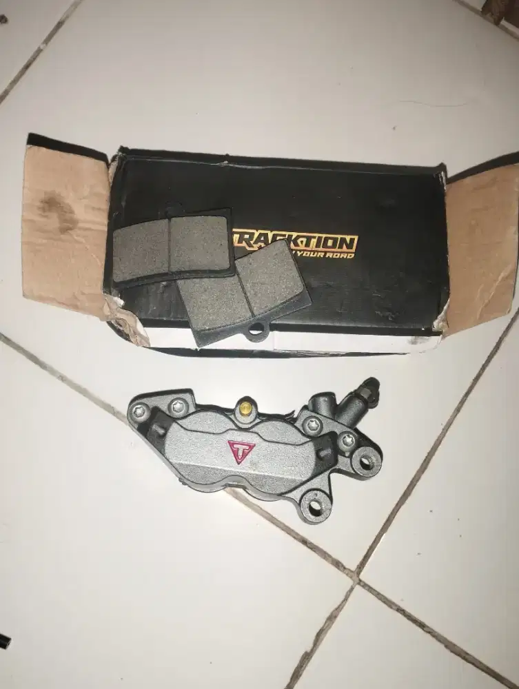 Kaliper TAD Tracktion ori lokal axial 4 piston