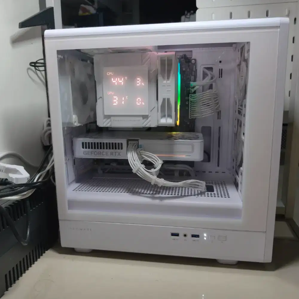 PC Rzyen 9600x RTX 5060 16GB DDR5 32GB SSD 1 TB