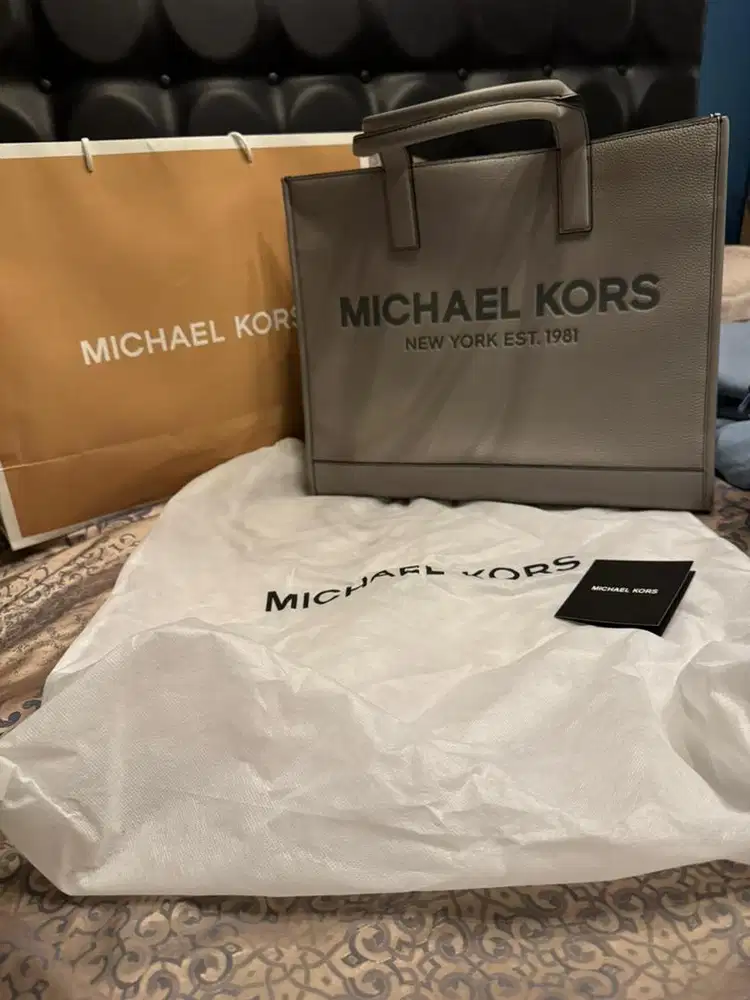 totebag Michael kors asli
