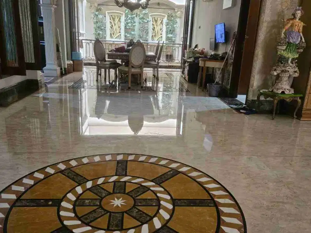 Dijual rumah murah di  Villa Gading Indah luas 300m kelapa gading