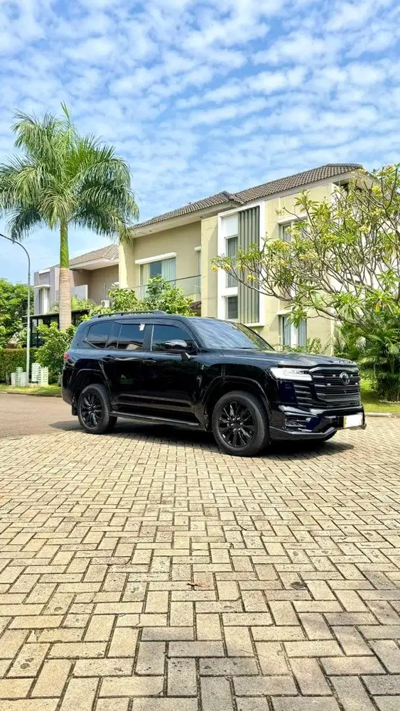 TOYOTA LAND CRUISER LC 300 VXR 2024 Low KM