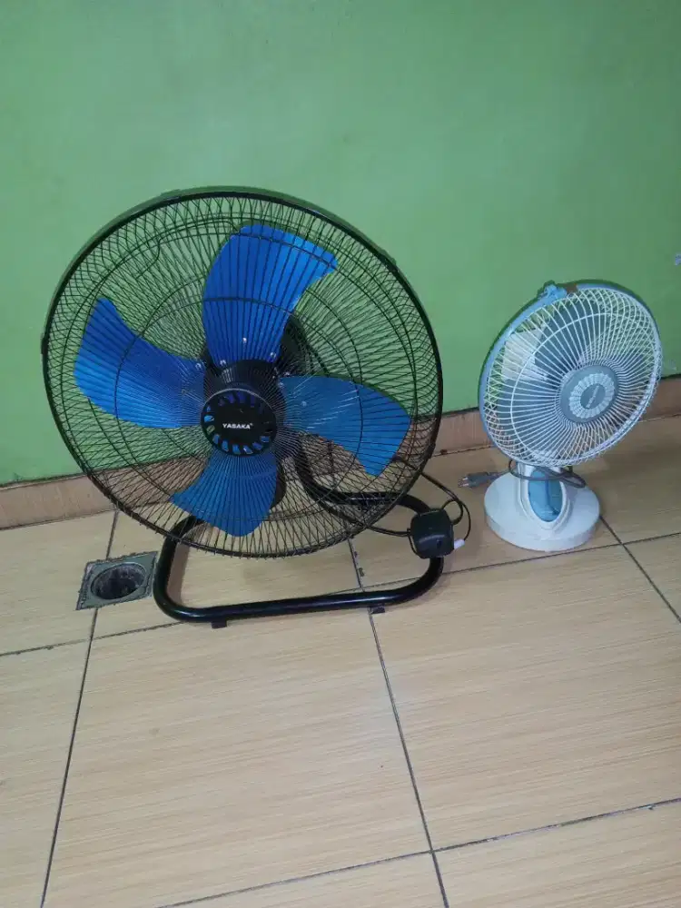 Kipas duduk 2unit semua normal borong aj Rp.175rb net gak nego.