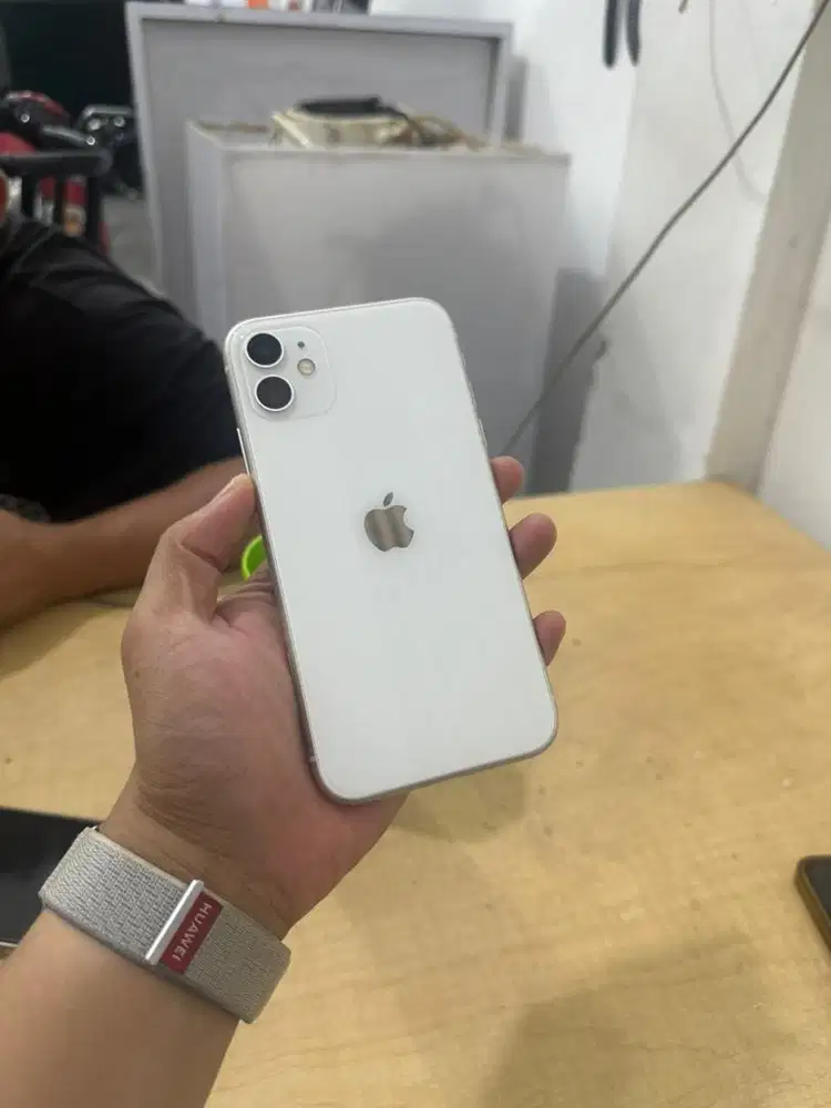 Iphone 11 64GB inter Beacukai BH 87% mulus