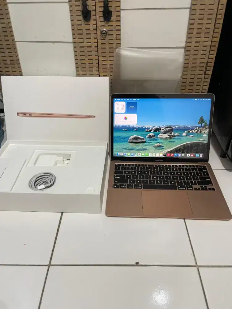 Macbook Air M1 13 inch 8/512 iBox Like New