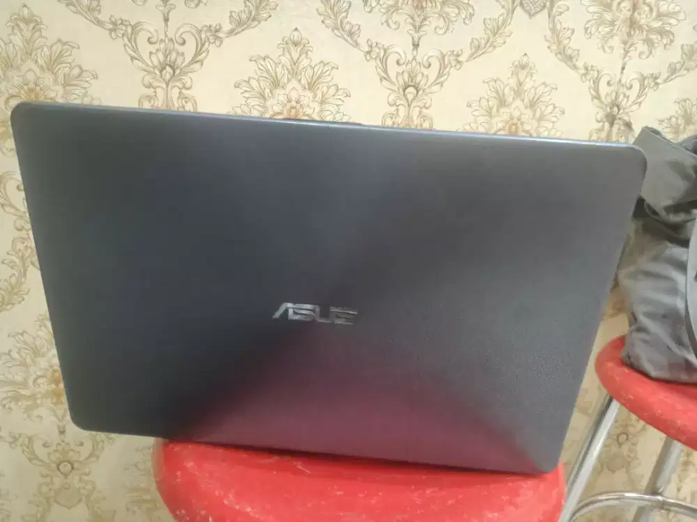 vivobook Asus lactop X505ZA ram 8 hdd 1tb normal semua unit sm cas aja