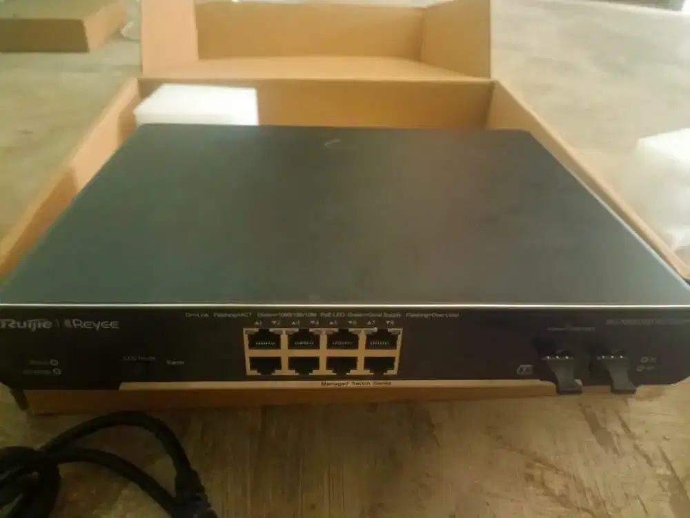 Ruijie Switch RG-NBS3100-8GT2SFP-P (Preloved)