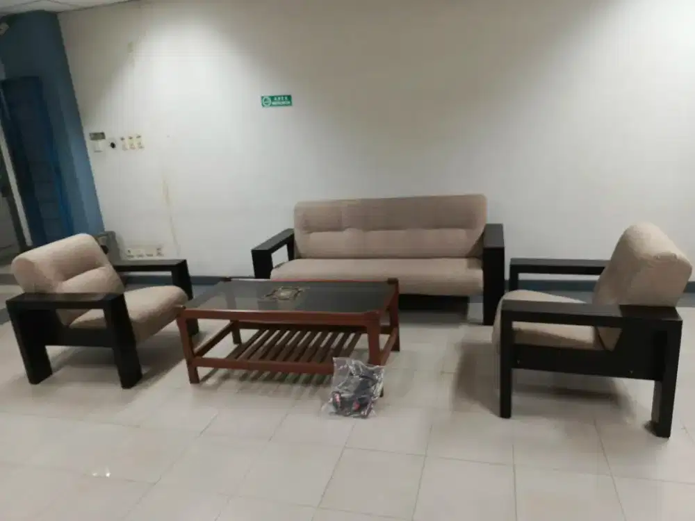 Jasa Reparasi sofa kantor