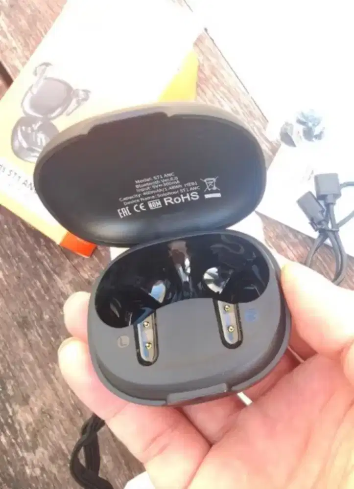 TWS Solohour ST 1
