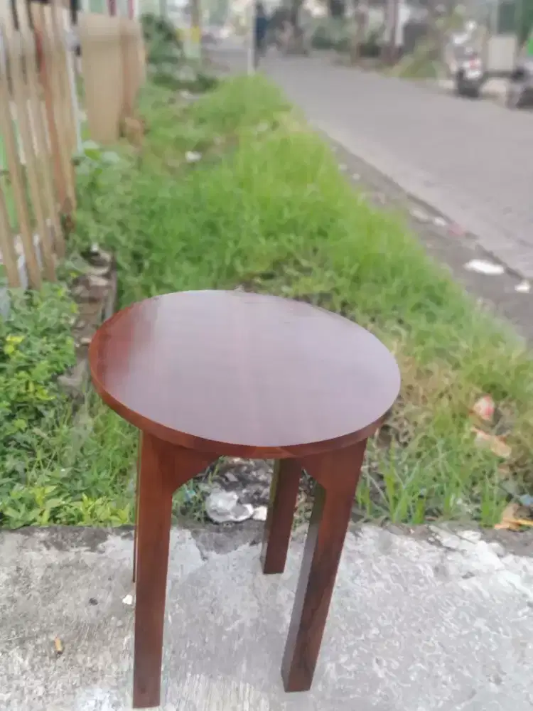 Meja dari jati serbaguna