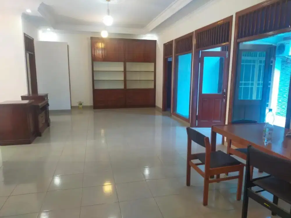 Disewakan Rumah Bagus Terawat Strategis di Kalisari Pasar Rebo Jaktim