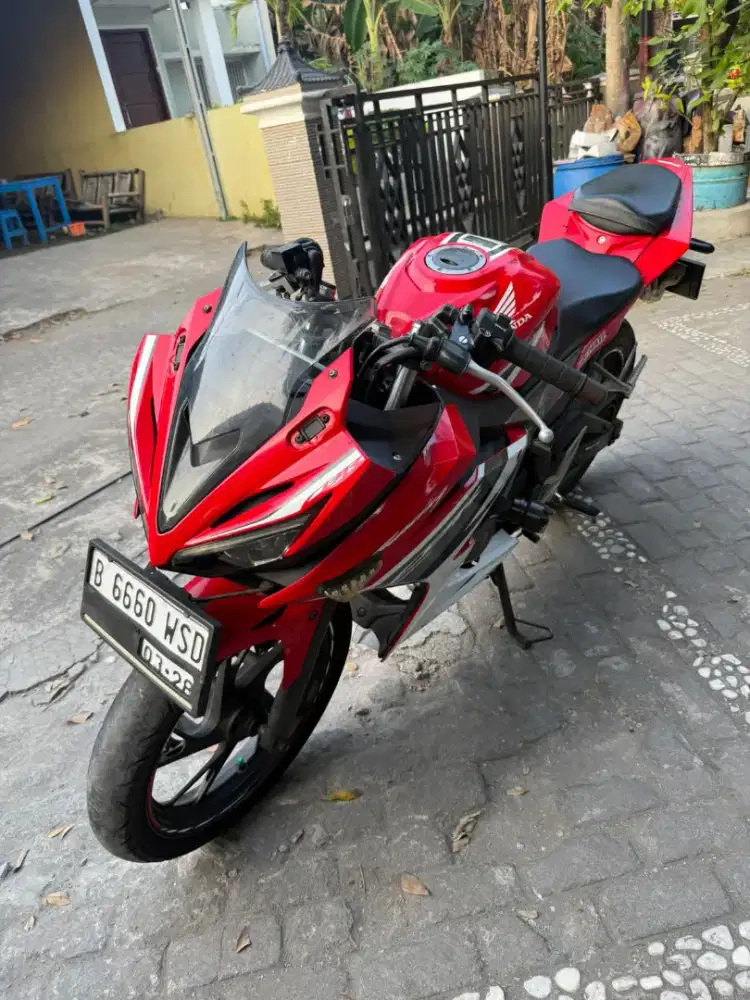 Honda CBR THN 2018 plat B Jakarta