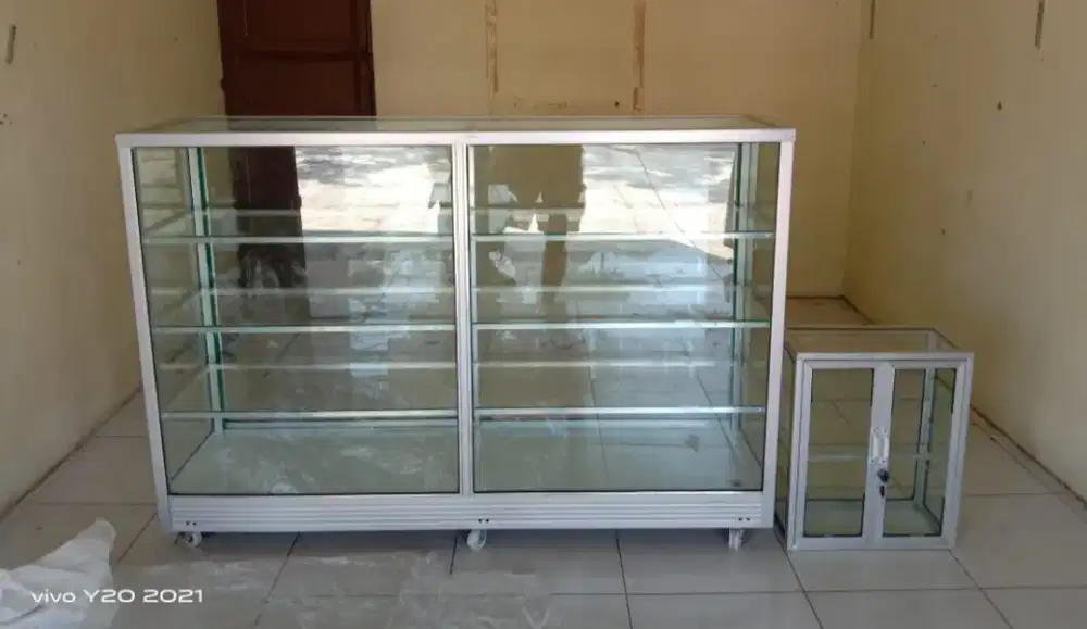 Etalase Toko Ukuran 1,5 M