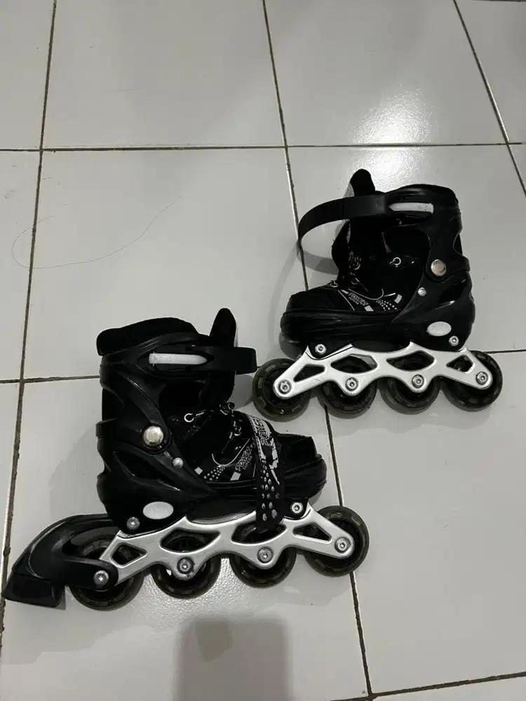 SEPATU RODA ANAK