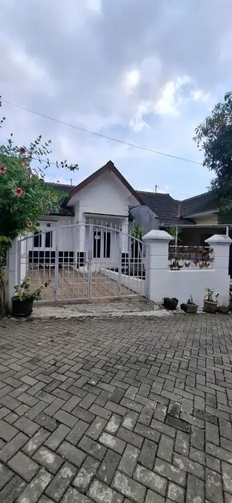 RUMAH DEKAT KANTOR BPK BANYUMANIK