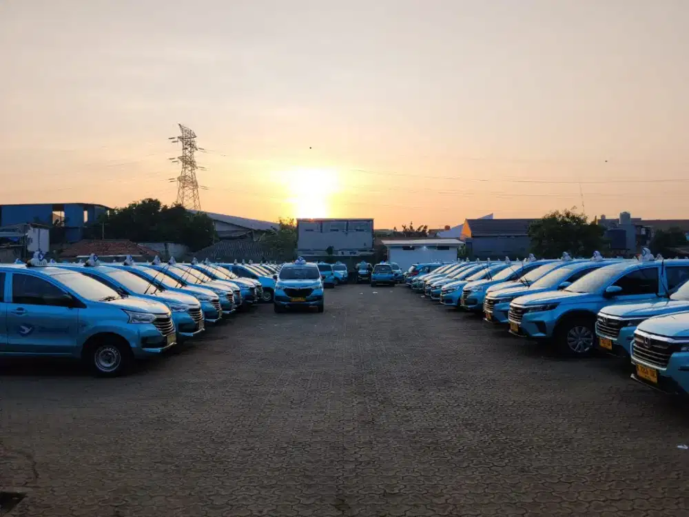 Loker lowongan low kerja sopir/supir pengemudi Taksi online driver