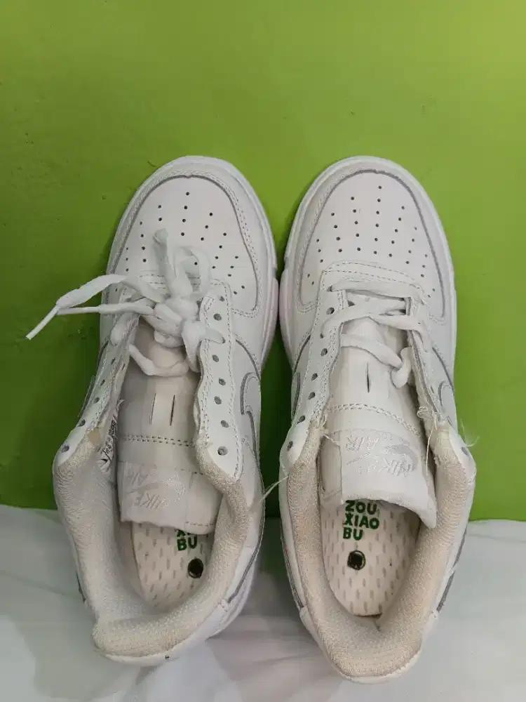 Sepatu sekolah anak cowok